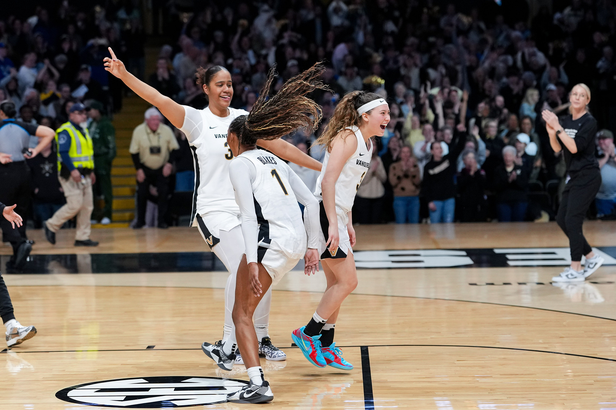 20260222-NASHVILLE,TN. VANDERBILT WOMEN'S BASKETBALL HOSTS UIVERSITY OF KENTUCKY IN SEC PLAY ON SENIOR DAY. PHOTO BY SAM JORDAN VANDERBILT ATHLETICS.
