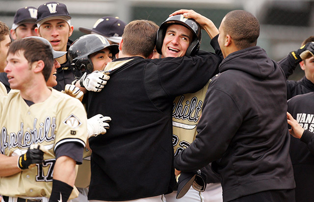 Offense explodes for 55 runs in 3 games as VandyBoys remain