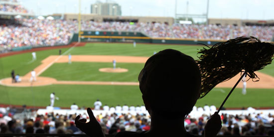 Knack for clutch hits has Tennessee Vols 2 wins from CWS