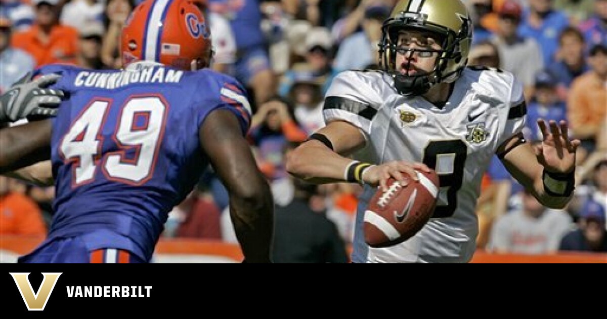 ESPN Ranks Tim Tebow as the No. 76 College Football Player of All-Time -  Sports Illustrated Florida Gators News, Analysis and More