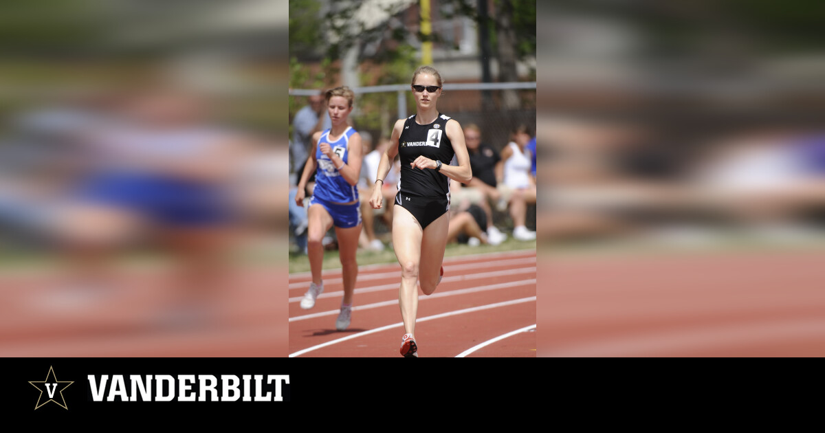 University of Wisconsin Track and Field and Cross Country - Madison,  Wisconsin - News - Wisconsin Football Star Jonathan Taylor Makes College  Track Debut at Penn Relays