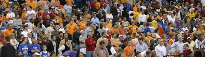 crowd1ut1.jpg