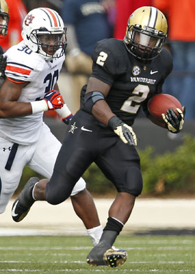 Football v. Auburn - Zac Stacy, Zac Stacy (2) is celebrated…