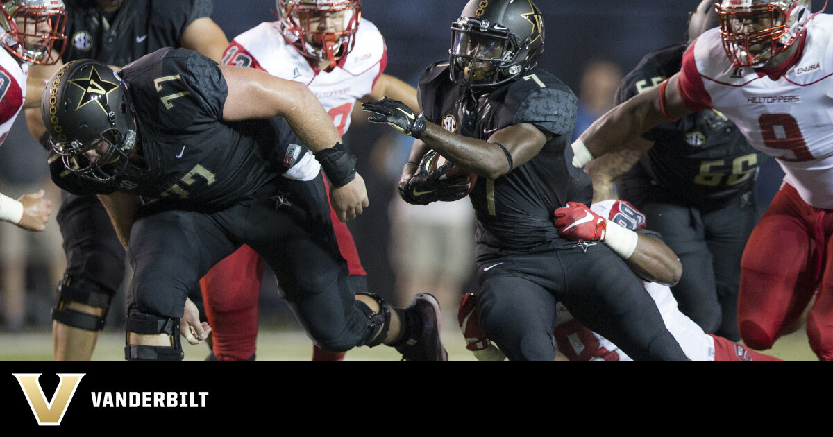 WKU football's Taywan Taylor a semifinalist for 2015 Biletnikoff Award