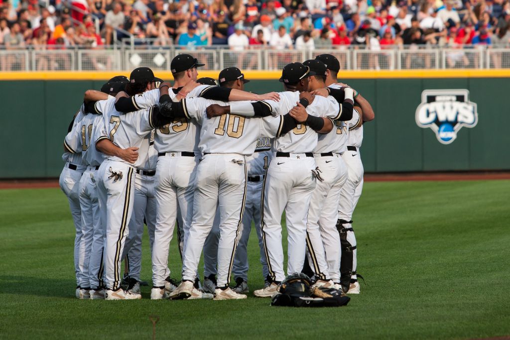 Vanderbilt vs. Louisville – College World Series (Peterson ...