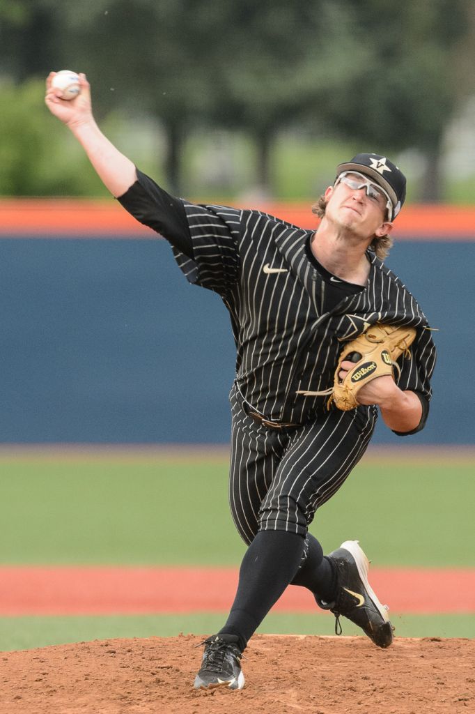 Vanderbilt at Illinois – NCAA Super Regionals 6/6/15 (Pessman) – Vanderbilt  University Athletics – Official Athletics Website