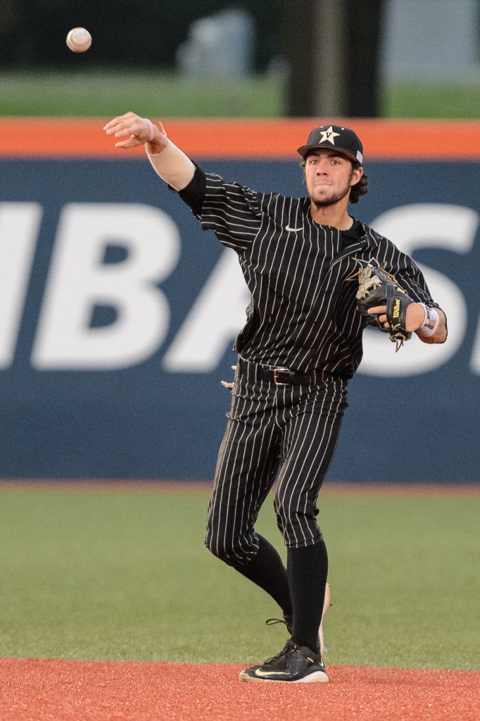 Vanderbilt at Illinois – NCAA Super Regionals 6/6/15 (Pessman) – Vanderbilt  University Athletics – Official Athletics Website