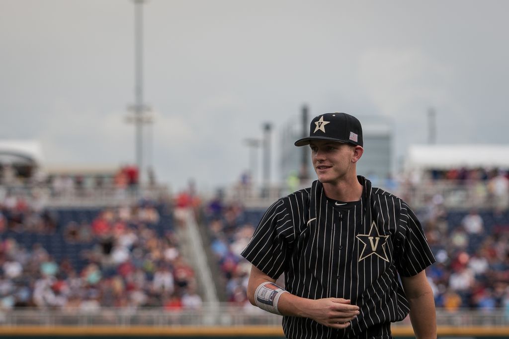 Live updates: Vanderbilt vs. Cal State Fullerton in College World