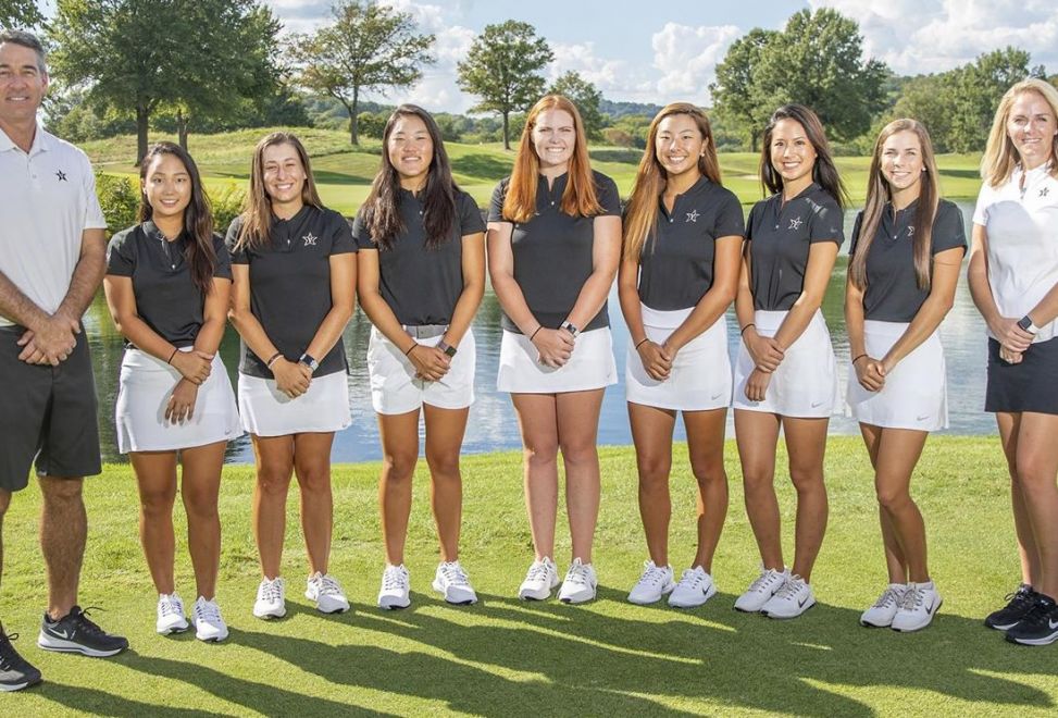 2018-19 women's golf team image