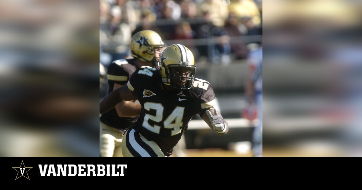 Brandon Smith Representing Riddell With New Prototype Helmet