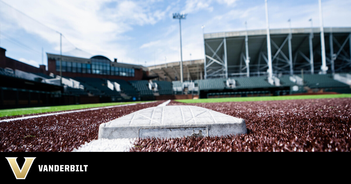 Vanderbilt Baseball on X: The energy at The Hawk rn 🔥 #VandyBoys