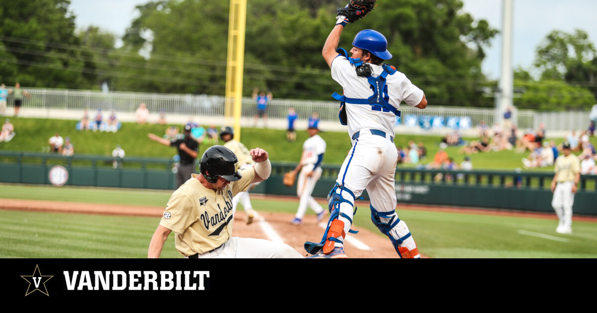 Vanderbilt Baseball on X: Pat Reilly takes over on the mound. #VandyBoys   / X