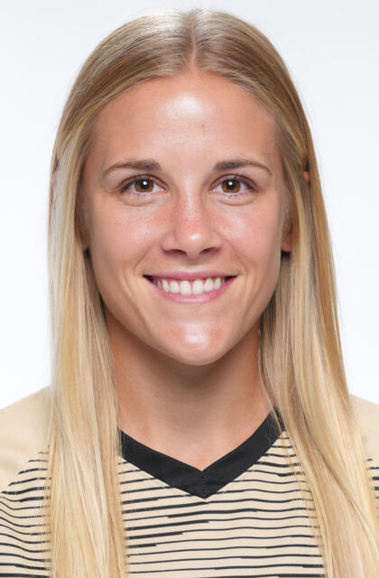 Ella Shamburger - Soccer - Vanderbilt University Athletics