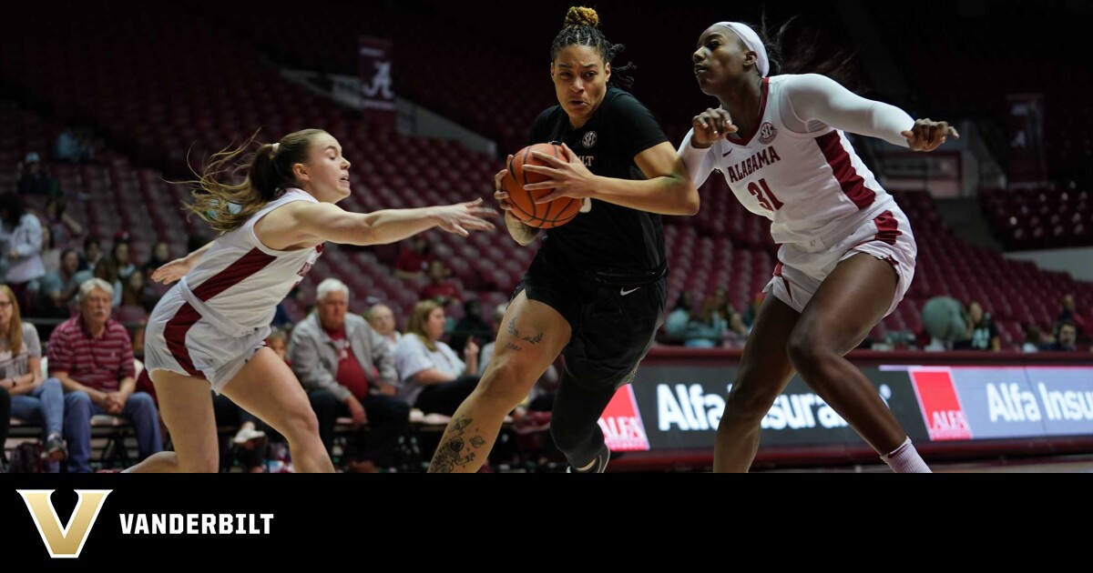 Razorbacks get 34 points from Chrissy Carr to ignite fourth