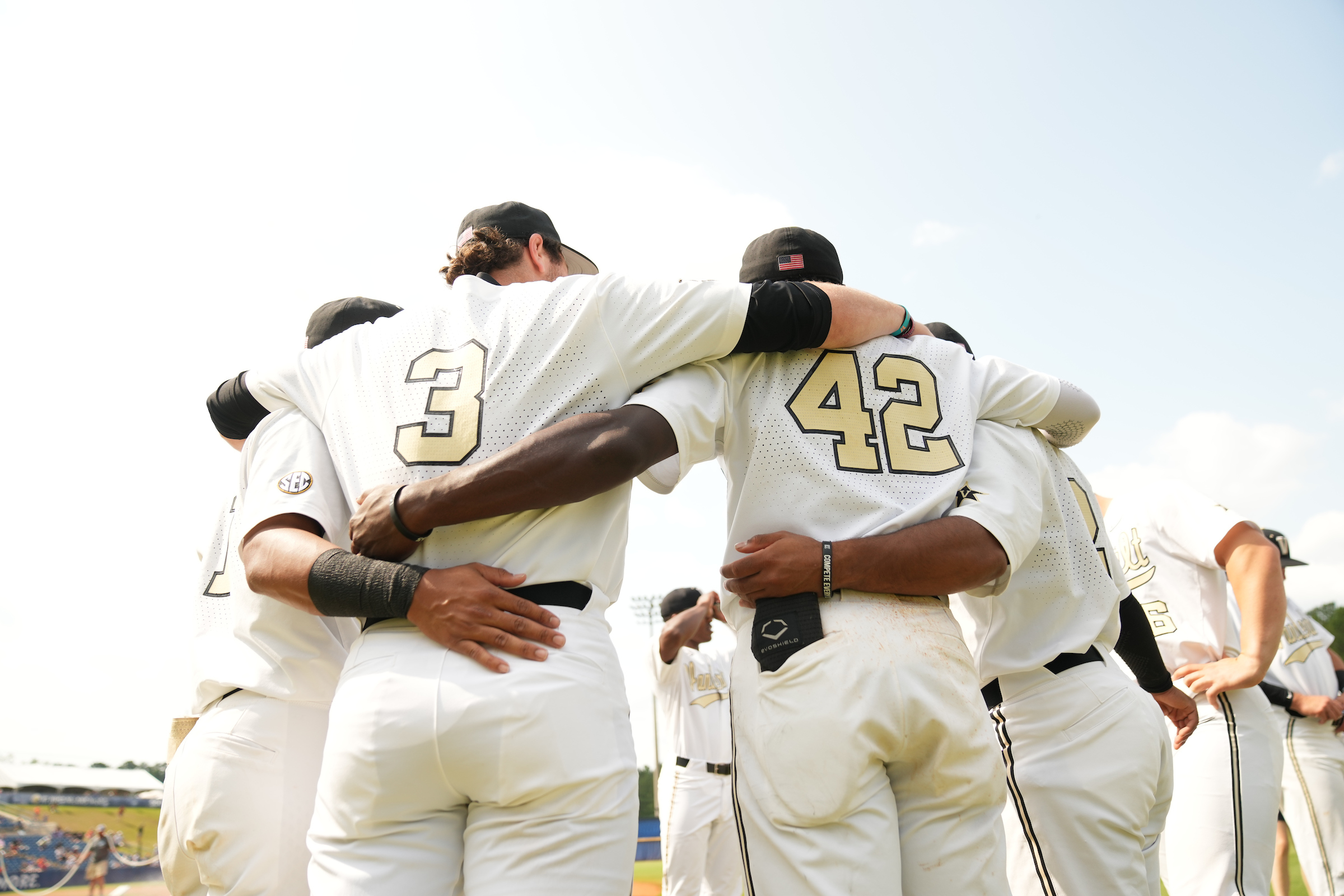 Vanderbilt Baseball on X: 𝐀𝐥𝐥-𝐚𝐫𝐨𝐮𝐧𝐝. 💪 Entering the week ranked  first in the @SEC in both batting average (.309) and ERA (2.74). 🔥  