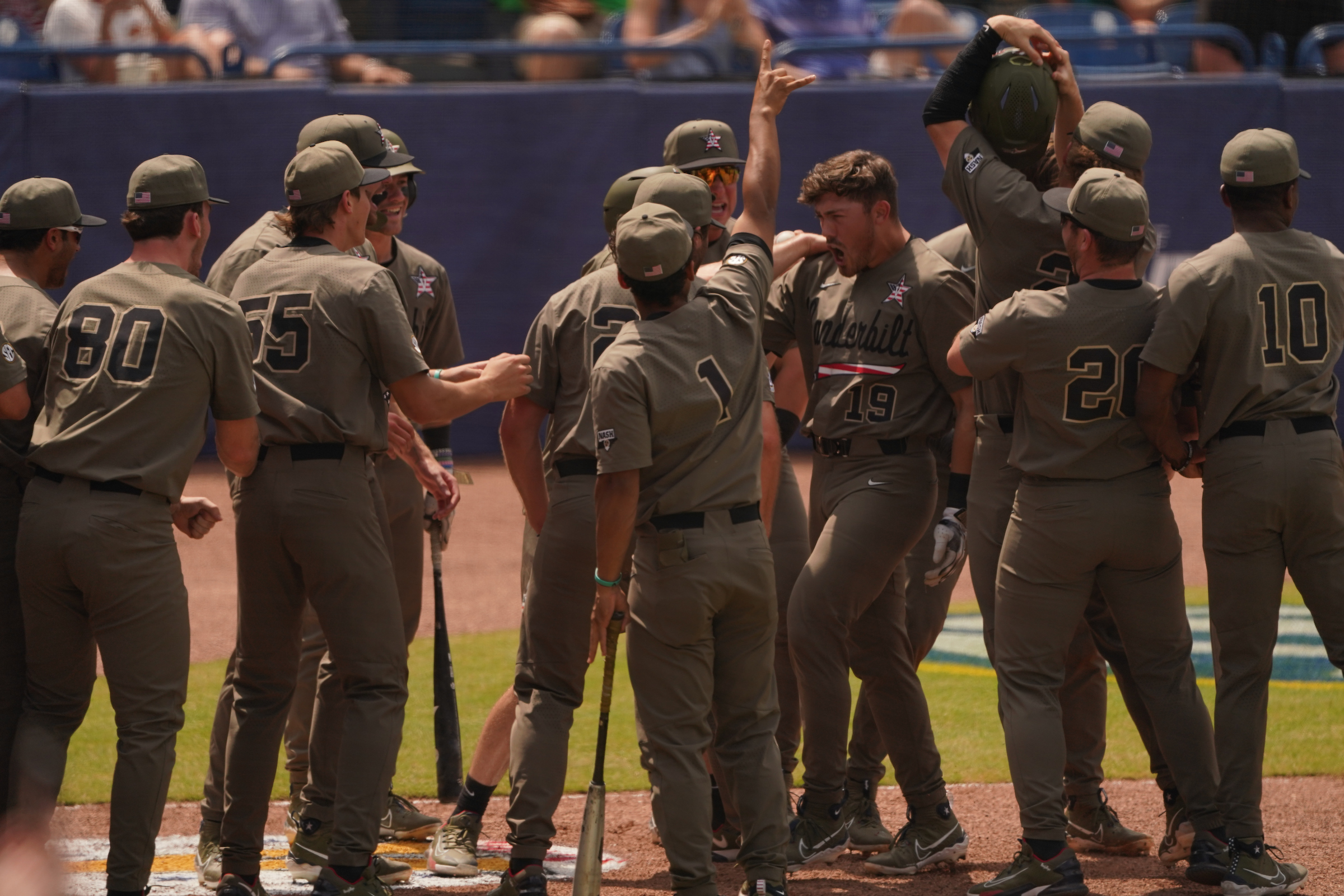 Vanderbilt Baseball on X: 𝐀𝐥𝐥-𝐚𝐫𝐨𝐮𝐧𝐝. 💪 Entering the week ranked  first in the @SEC in both batting average (.309) and ERA (2.74). 🔥  