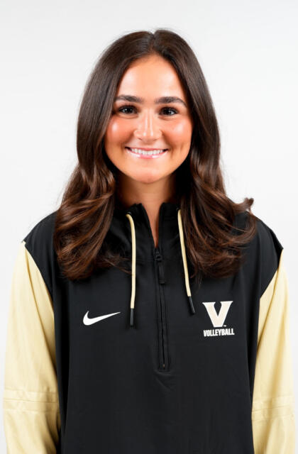Elli Kinney - Volleyball - Vanderbilt University Athletics